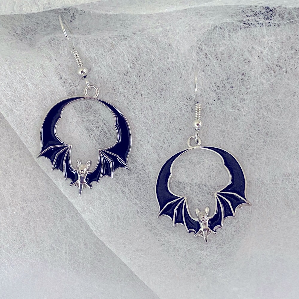 🍏50% OFF/3+...👻🎃Flying Bat Halloween Dangle Earrings (Silver color)